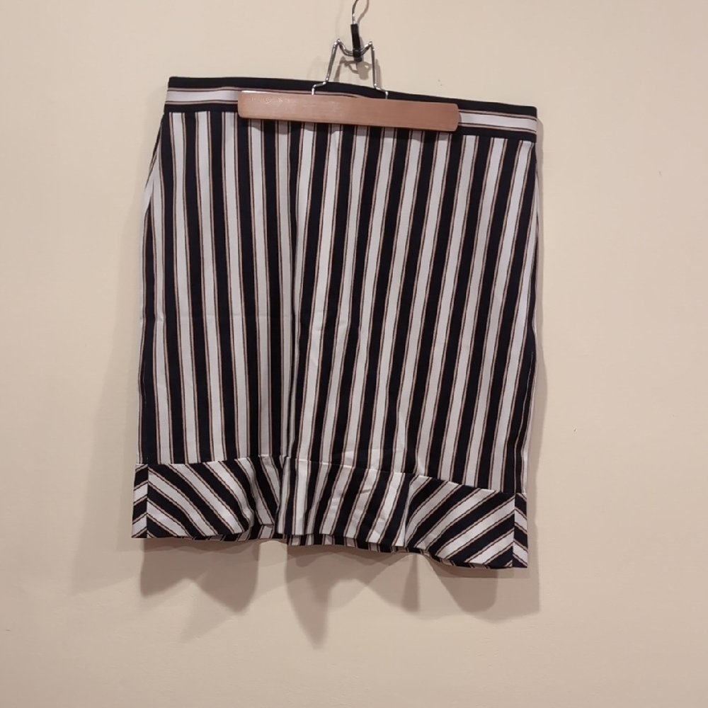 Ann Taylor Black and White Striped Skirt